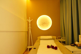 青岛黄岛日式指压的寂静美学：在按压中听见雪落的声音